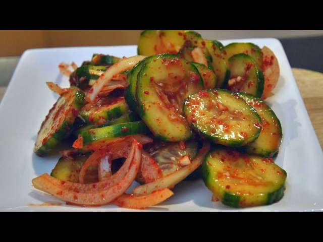 Quick and easy Korean cucumber salad (Oi muchim)