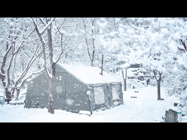 -16°C | SNOW and STORM Camping in AIR TENT that is more cosy and relaxing than home