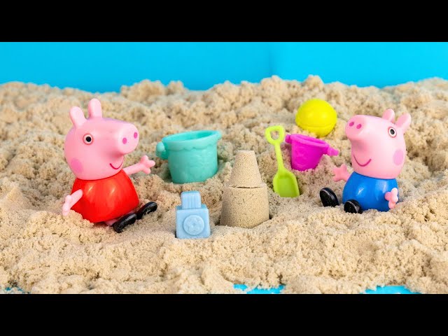 ¡PEPPA PIG Construye Castillo de Arena en la Playa.! Vídeo de Juguetes de Peppa en español