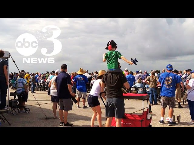 Huge crowds turn out to see Thunderbirds, Blue Angels at NAS Pensacola air show