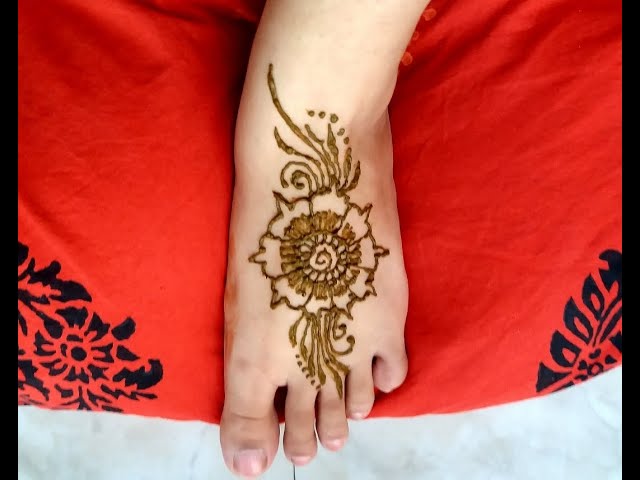 Easy Henna Design For Feet. Beautiful Mehndi Design. Simple Mehedi Design.