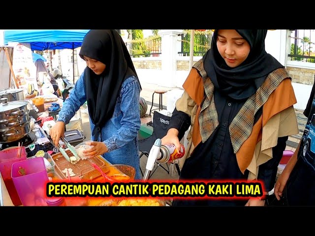 VIRAL...! PEREMPUAN CANTIK PEDAGANG KAKI LIMA || DISERBU PEMBELI