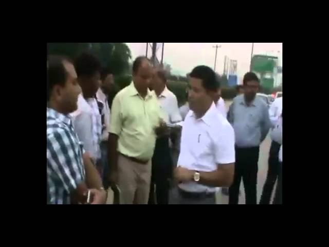 Noida Authority (A.O) Rajesh Prakash take officers to task for preparation for formula 1