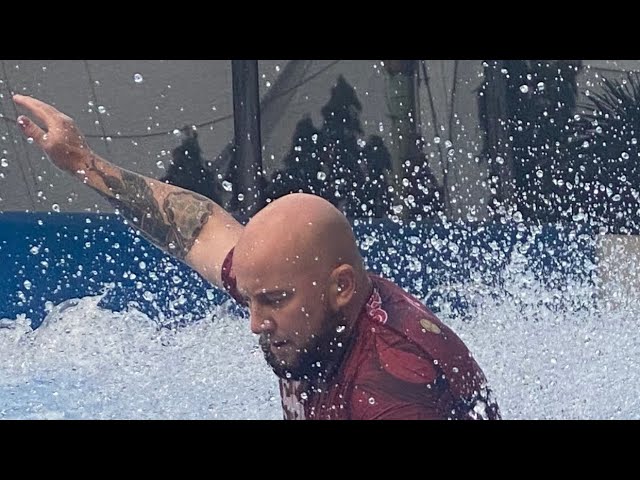 FIRST TIME SURFING FLOWRIDER @PONDOK INDAH WATERPARK.