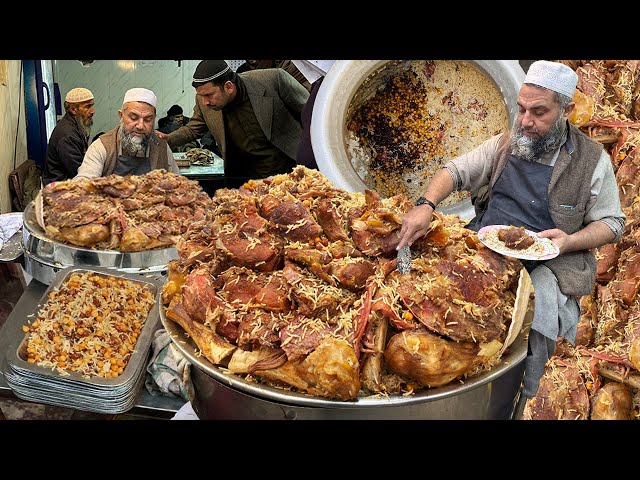 70-year-old Man Selling The World's Popular Peshawari Golden Beef Pulao Mountain!