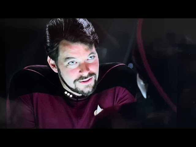 Riker Seduces Guinan