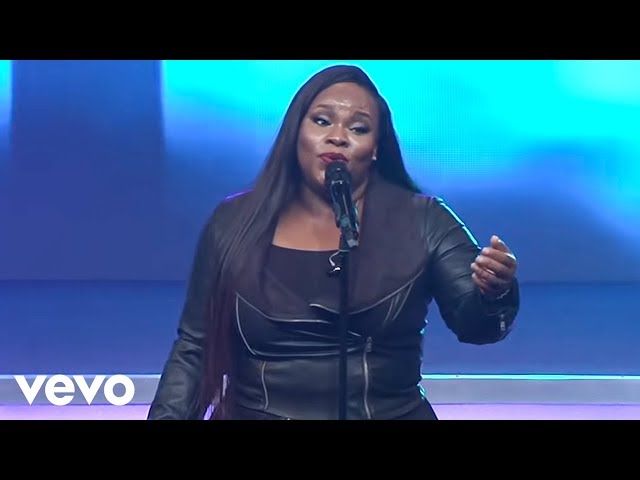 Tasha Cobbs Leonard - Jesus Saves (Live)