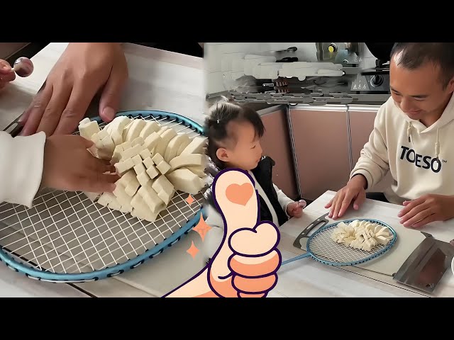 My Daughter Cuts Tofu Quickly And Well This Way,So Smart!#comedy#cutebaby#funnyvideos#smile