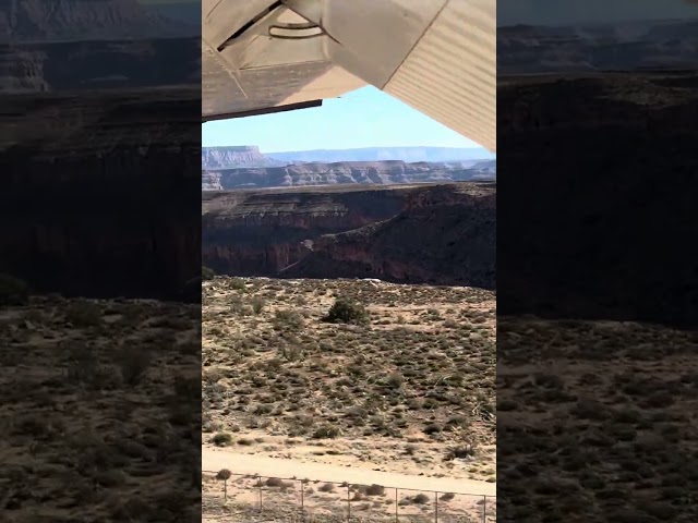 Landing at Grand Canyon West, NV (1G4) #grandcanyon #aviation #pilot #landing #cessna #cessna182