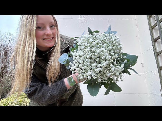 How to make a simple bridal bouquet | Detailed floristry tutorial for wedding flowers