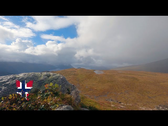 Solo Hiking Sætrefjellet  - Wind and Rain - Autumn is here