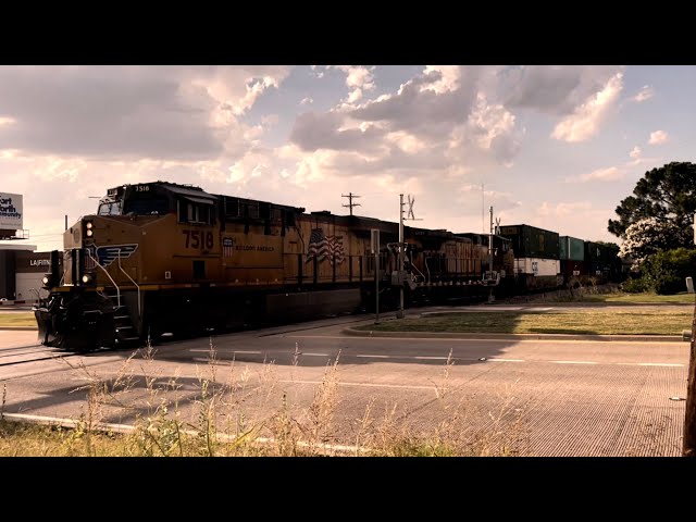 Train watching in Keller and Saginaw Texas Trains flying through a lot of action!!!!