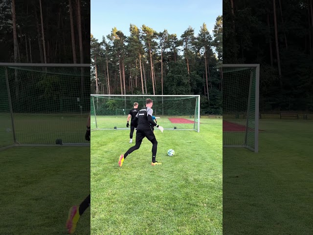 Blocking 💪🏻⚽️ #football #goalkeeper #training