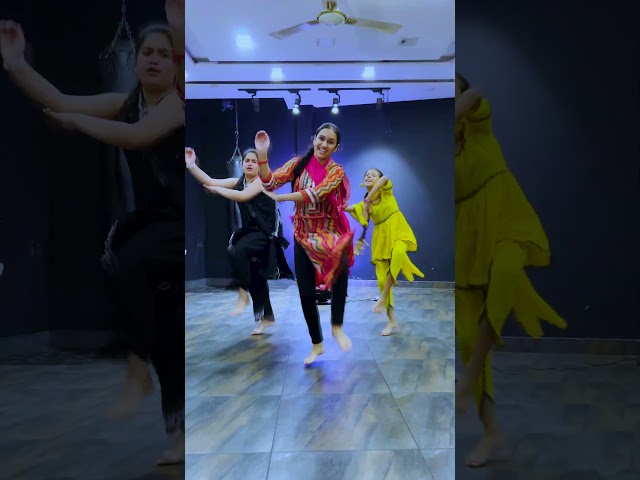 Nachdiyan alrhan kuwaariya 😉💃 Giddha tym 🥰 @diljitdosanjh ❤️ #shorts #punjabi #trending #dance #fyp