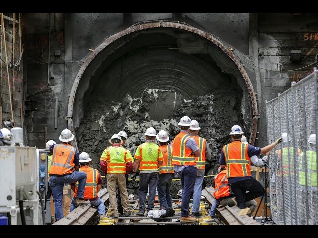 360 video - Monstrous tunnel-boring machine to rear its head in downtown L.A.