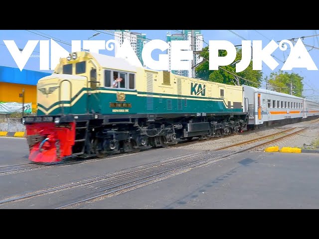 Palang Kereta Api Perlintasan Jakarta | Loko Vintage PJKA