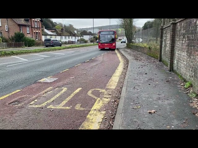 FRV of London Bus Route 434 - Whyteleafe South - Coulsdon, Ridgemount Avenue - GAL MB 189 (YY13 VKO)