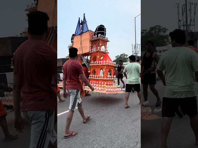 Kawad yatra bhole ki nagri#haridwar #sawan #bholenath #shivratri #ytshorts #youtubeshorts