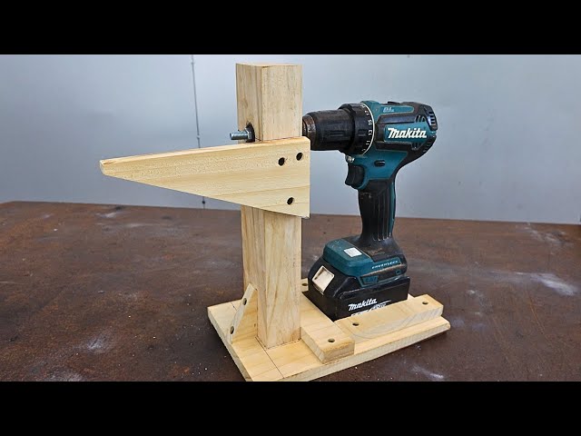 A great idea with a hand drill / Compact, smart homemade tool used from a hand drill