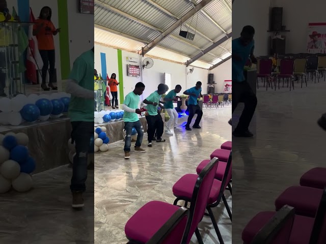 #GHANAIAN PRAISE DANCERS ⛪️