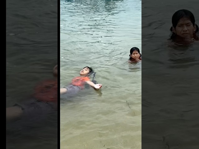 HEBAT SEKALI BISA BERENANG DI LAUT #shortvideo #trending #trendingshorts #viralvideo #viralshort