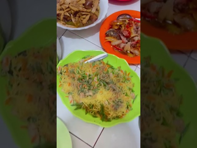 Makan besar #shortsvideo #videoshorts #fypviralシ #makanbesar #makanenak #fypyoutube