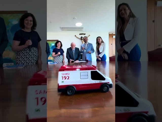 Ambulâncias para o SAMU!