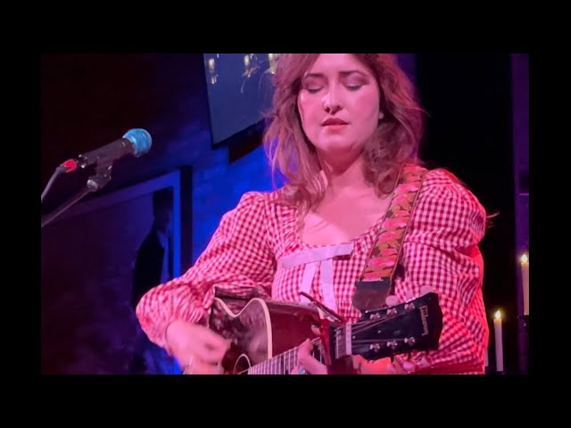 Jess Williamson live “Roads”