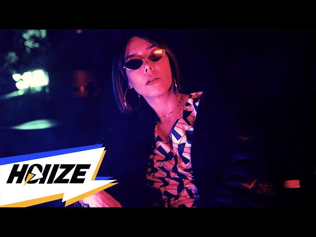 Suzi - Kafa Anders ( Official Video )