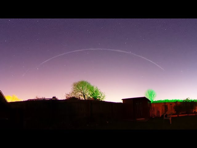 SpaceX Starlink satellite train 360° long exposure time-lapse