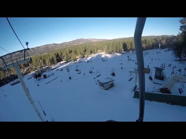 Snow Summit Big Bear: going up lift #1 East Mountain Express and see the beginner area