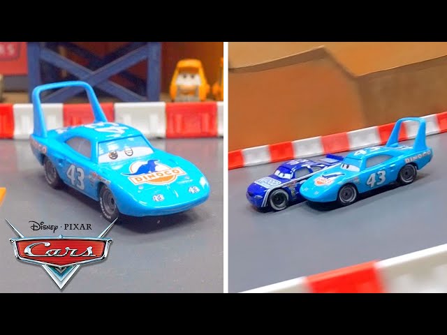 Strip "The King" Weathers Joins the Ornament Valley Racing Competition! | Pixar Cars