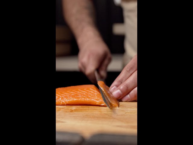 Sushi Bar | Salmon Nigiri