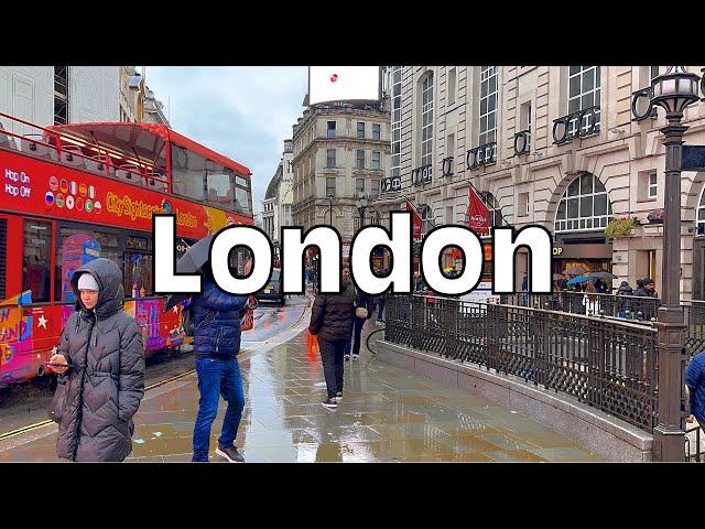 Enchanting London: A Magnificent Rainy Day Christmas Walk! 🎄☔ #ChristmasInLondon