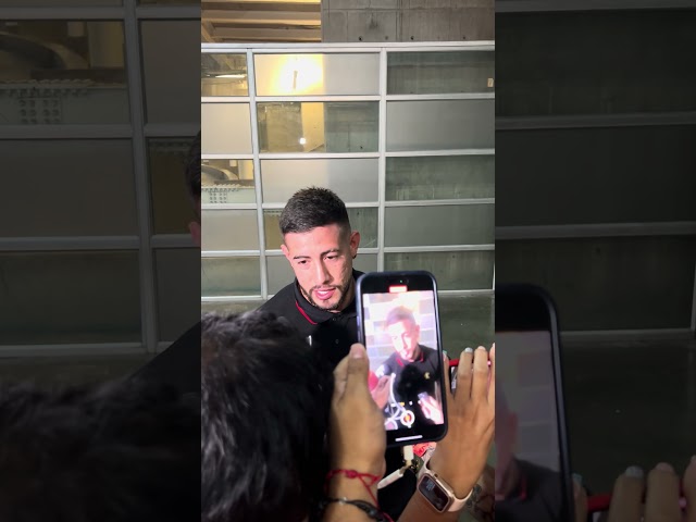 Rodrigo Holgado en zona mixta tras la victoria de América ante Llaneros por la fecha 1