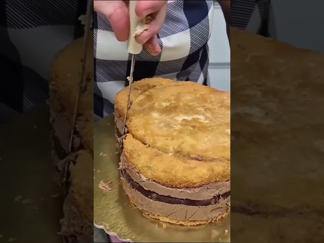 Como eu fiz para transformar um Bolo Redondo em um Bolo de Coração .😱 #confeitaria #cake #bolo