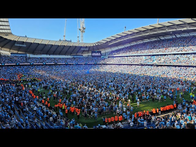 MAN CITY PITCH-INVASION CHAMPIONS (2023/24)