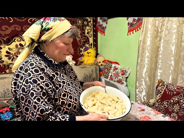 Grandmother's borscht with sauerkraut and dumplings with cheese | Life in a Carpathian village