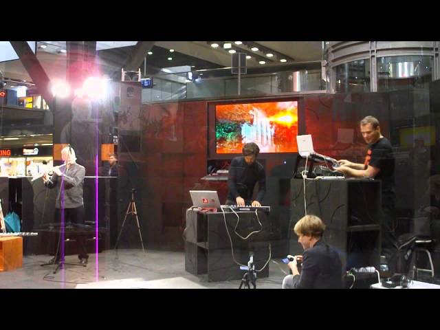 Berlin Hbf - Festival "Ankunft: Neue Musik" 2013 - Elektronisches Glück