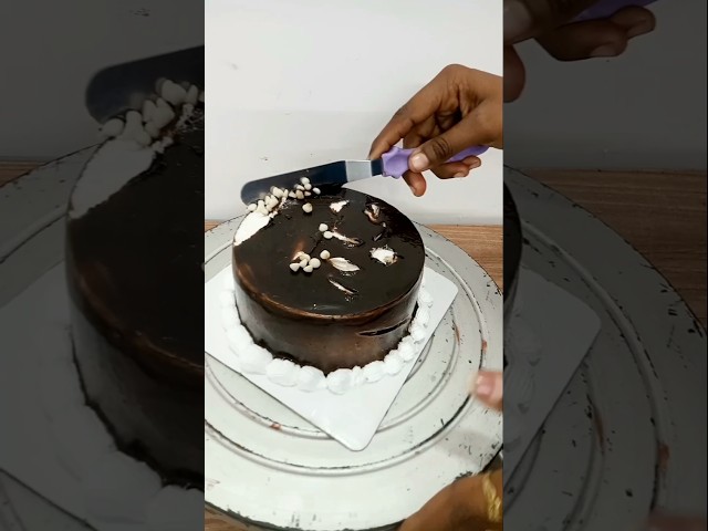 Cake kharab kar diya 😨 chocolate cake design #shorts #short #trending #youtube #youtuber #cake #yt