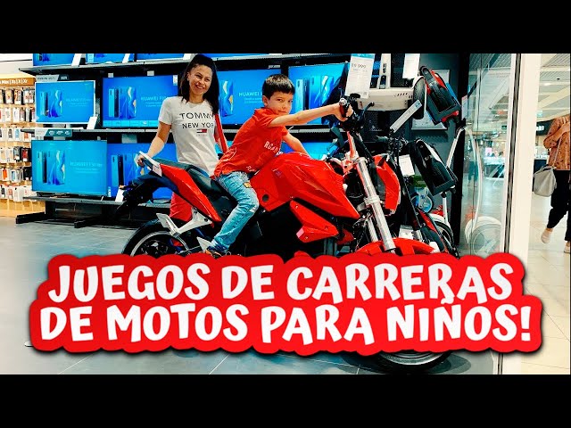 Den compite en Motos para Niños! | JUEGOS DE CARRERAS DE MOTOS PARA NIÑOS!