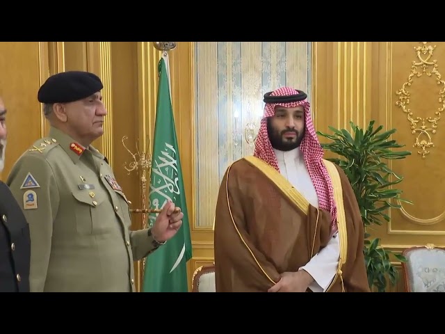 Crown Prince Mohammed bin Salman awards Pakistan's COAS Qamar Javed Bajwa with King Abdul Aziz Medal