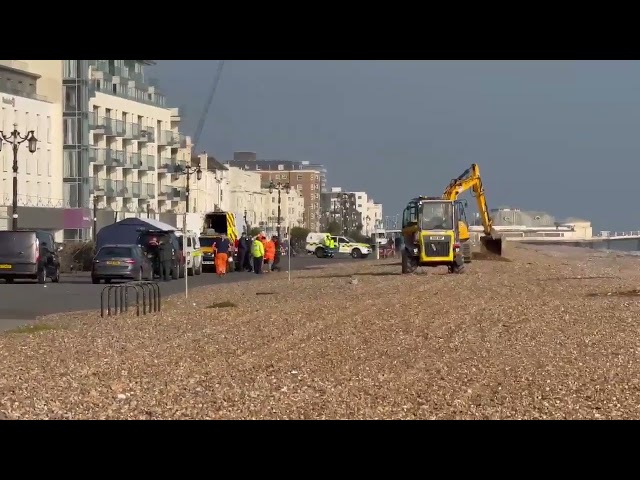 Watch emergency response as suspected unexploded bomb found on Worthing beach