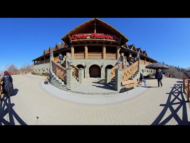 Outside Polish rustic restaurant - "Dwór Skibówki" (static 360 video)