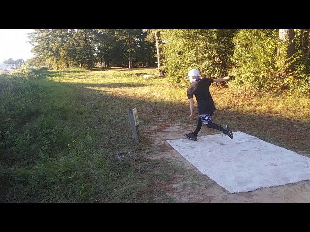 9 Year Old Disc Golfer has Perfect Form