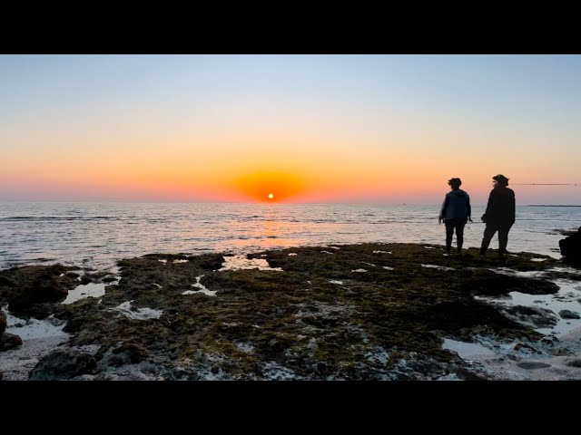 “Gentle Ocean Waves at Kish Island Sunset | Relaxing ASMR for Deep Sleep | 1H in 4K”🌊🌴