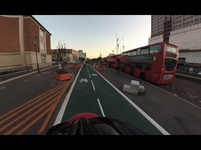 New cycle lane in Croydon - 360 degree video