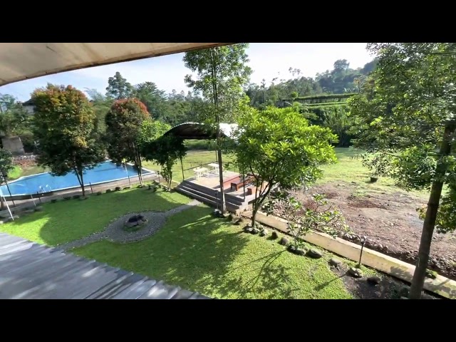 Villa di Pekampungan dengan Pemandangan Sungai dan Sawah