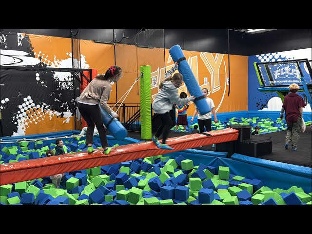 CUTE GIRLS JUMPING at TRAMPOLINE PARK & Having a BLAST! 🤸‍♀️💥#trampolinepark #jumping #cutegirlvlog