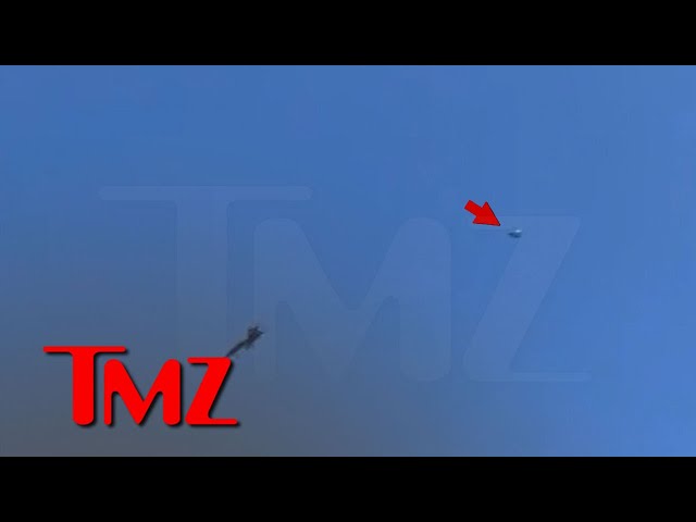 Alleged UFO Spotted in New York During Blue Angels Show, Zips Across Sky | TMZ